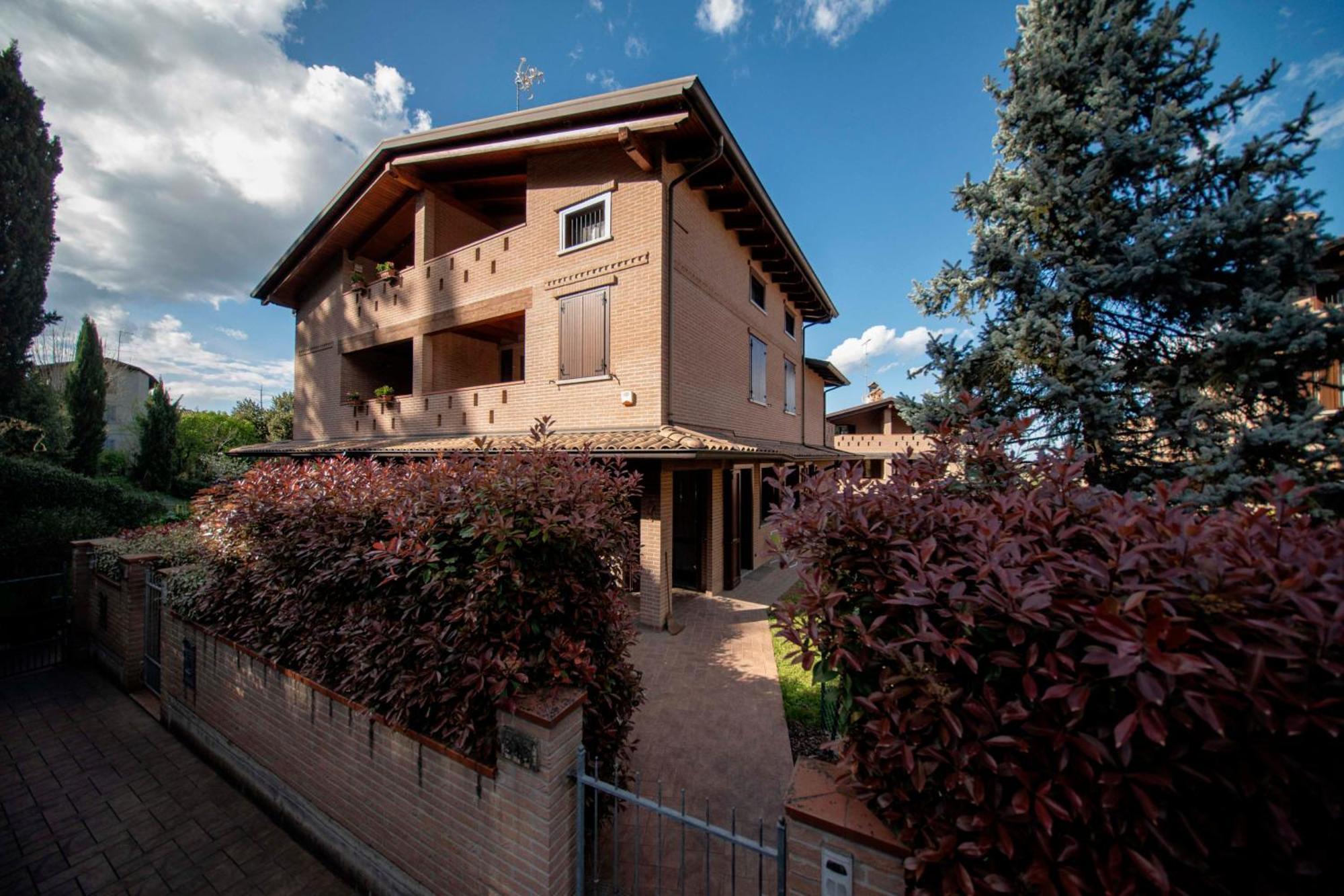 Jacuzzi Apartment In Italian Villa, Wi-Fi & Garden Sassuolo - Maranello Casalgrande Luaran gambar