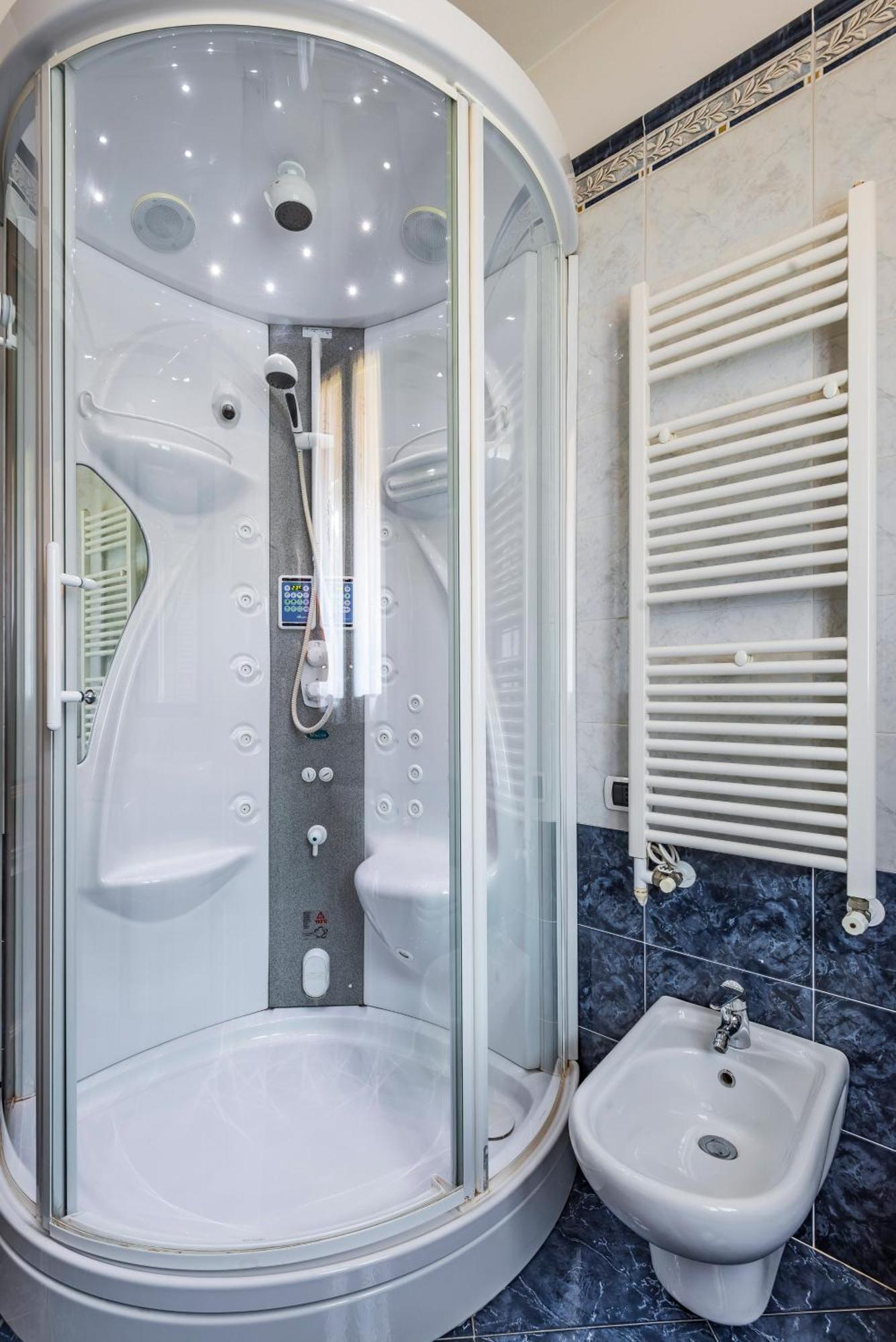 Jacuzzi Apartment In Italian Villa, Wi-Fi & Garden Sassuolo - Maranello Casalgrande Luaran gambar