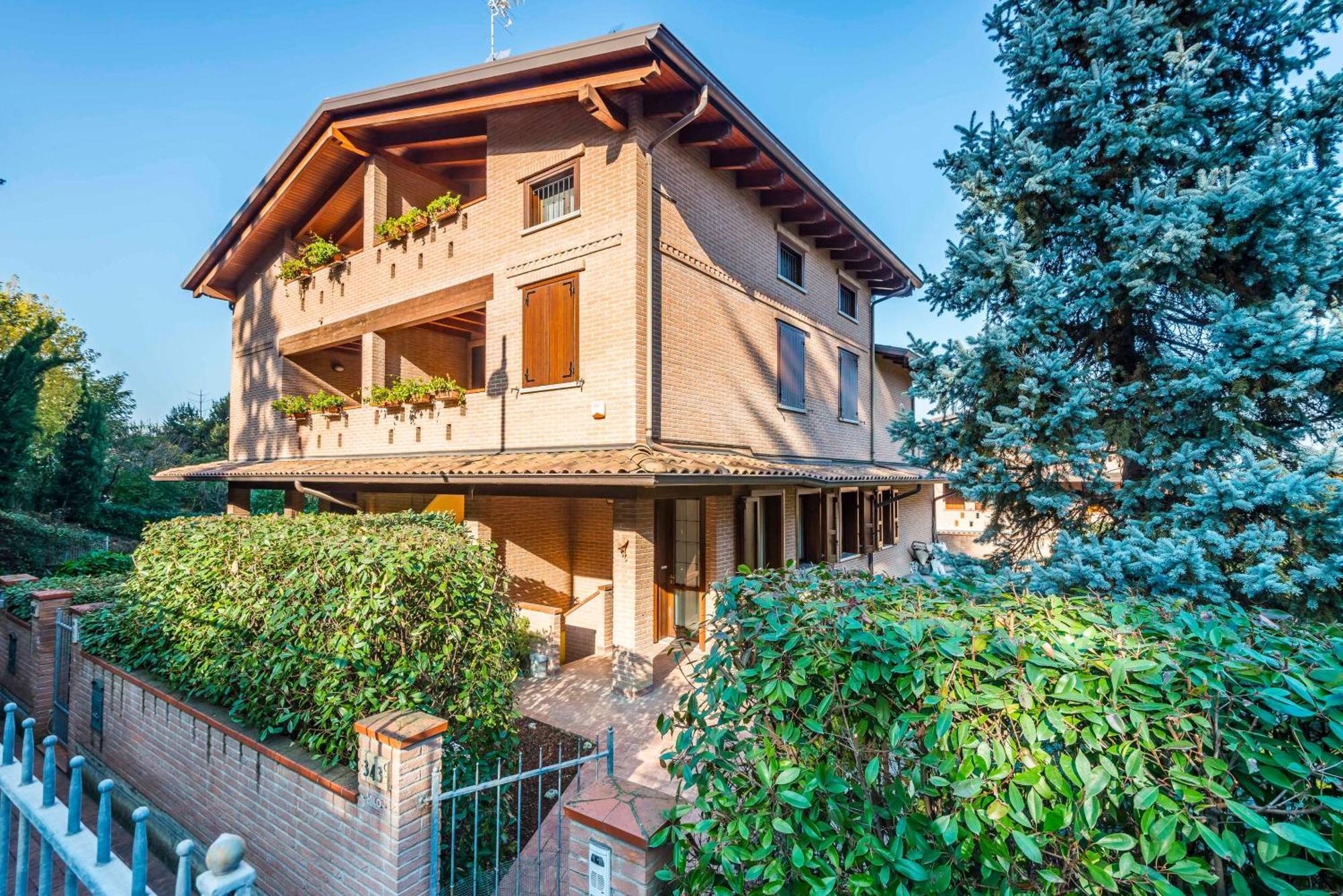 Jacuzzi Apartment In Italian Villa, Wi-Fi & Garden Sassuolo - Maranello Casalgrande Luaran gambar