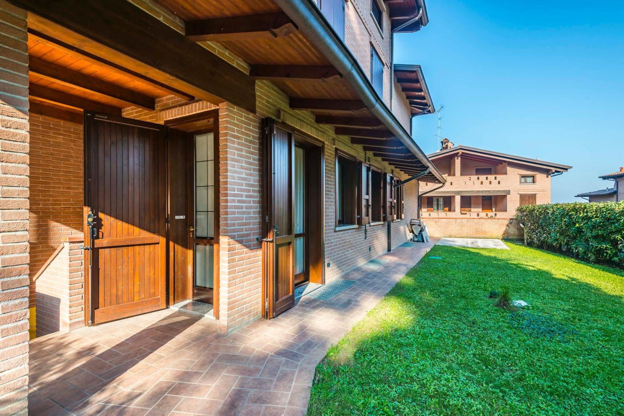 Jacuzzi Apartment In Italian Villa, Wi-Fi & Garden Sassuolo - Maranello Casalgrande Luaran gambar