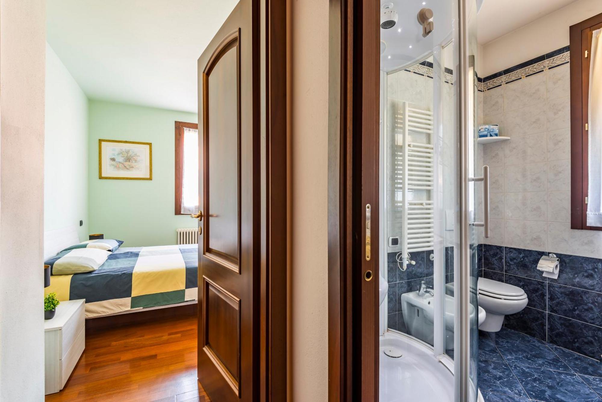 Jacuzzi Apartment In Italian Villa, Wi-Fi & Garden Sassuolo - Maranello Casalgrande Luaran gambar