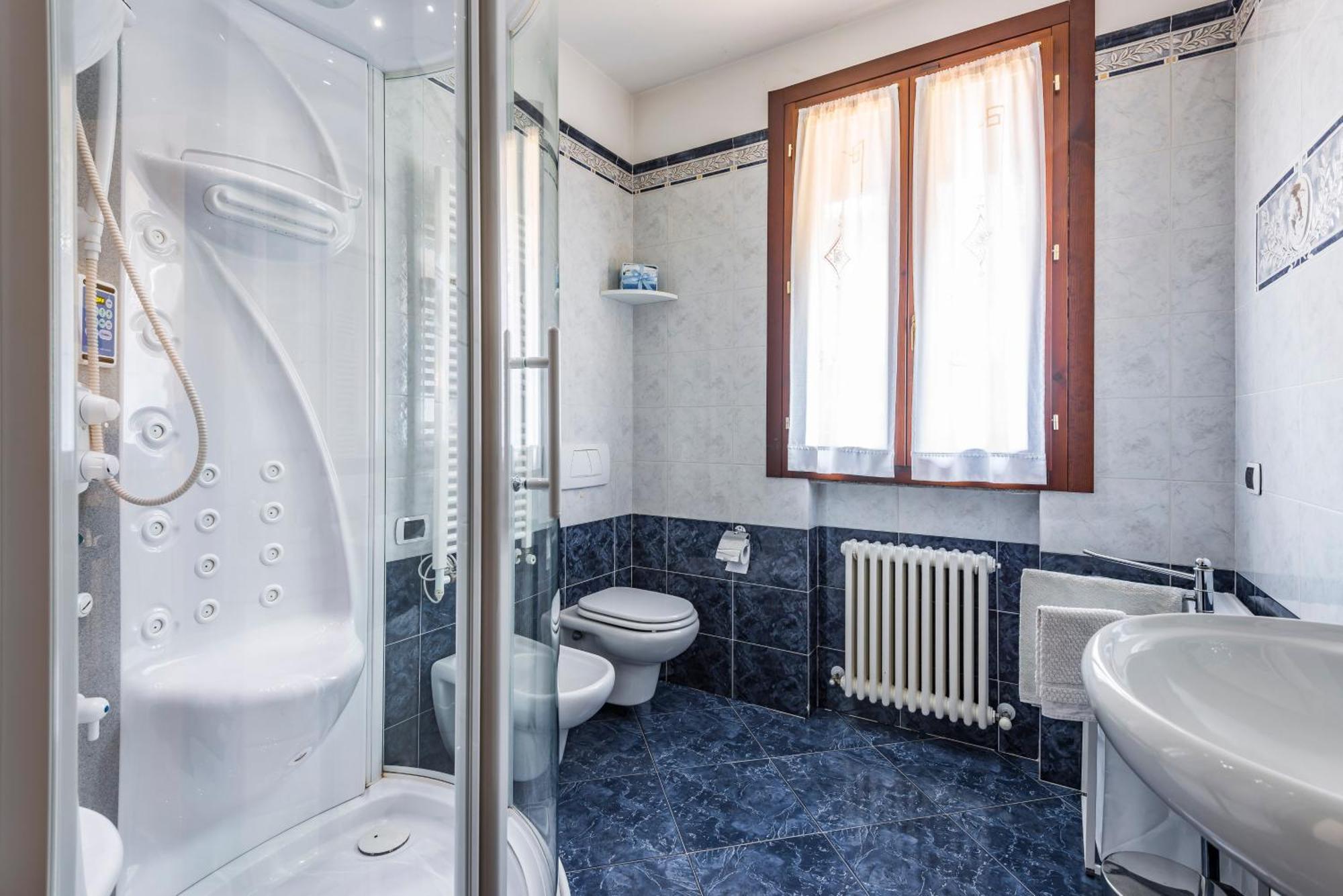 Jacuzzi Apartment In Italian Villa, Wi-Fi & Garden Sassuolo - Maranello Casalgrande Luaran gambar